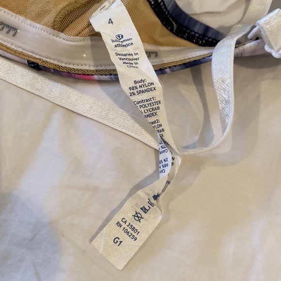RARE Lululemon Ombré Bra Top with Attached White Tank and Adjustable Straps Sz 4 - Picture 7 of 7